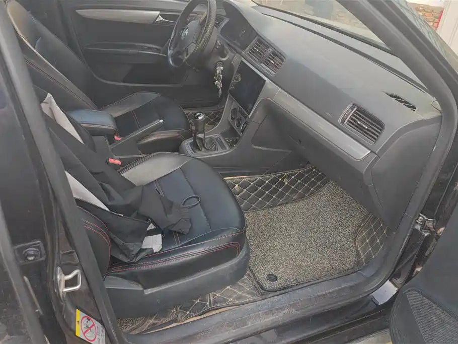 VOLKSWAGEN LAVIDA 2016