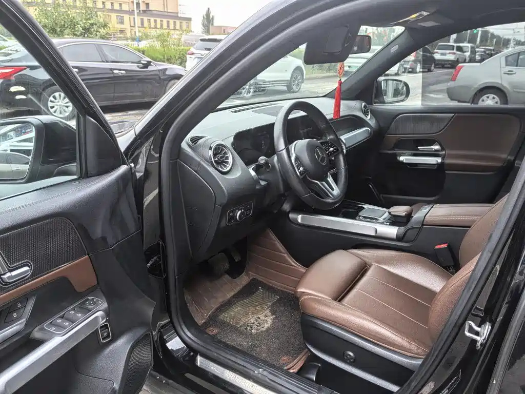 MERCEDES BENZ GLB 2021