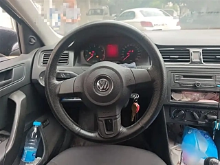 VOLKSWAGEN SANTANA 2015