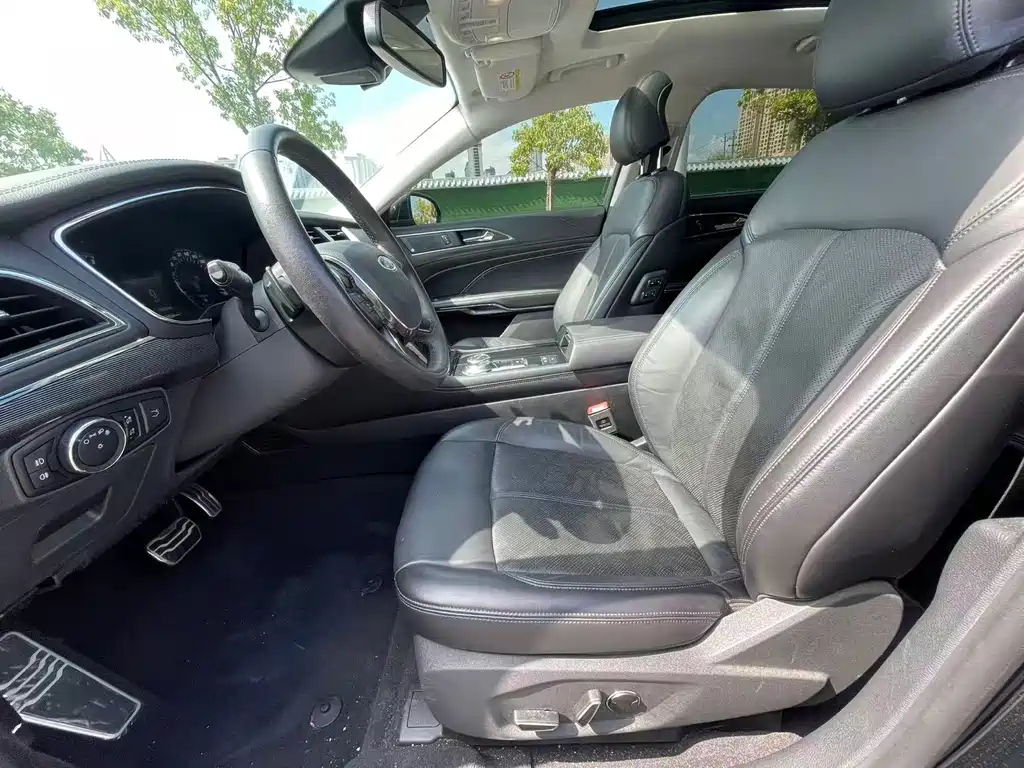 FORD TAURUS 2021