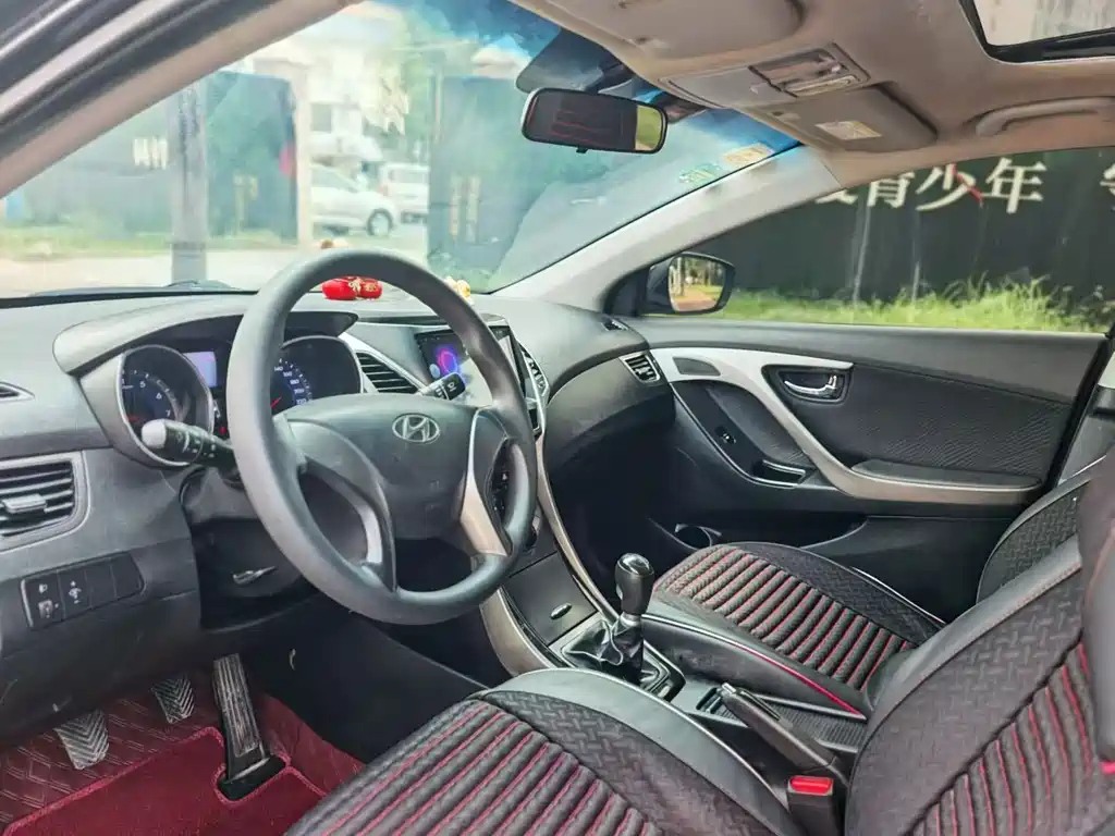 HYUNDAI ELANTRA 2013