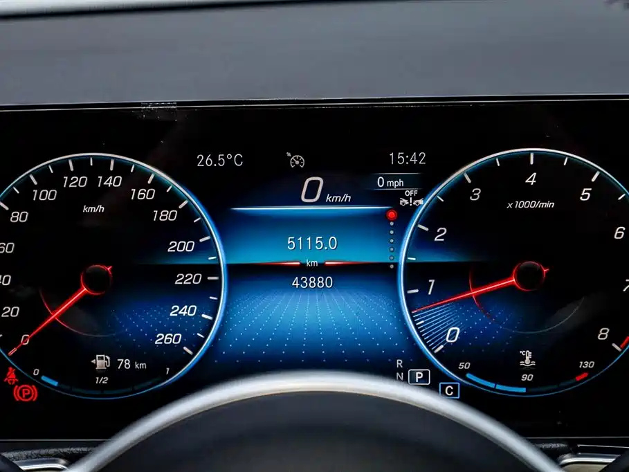 MERCEDES BENZ GLB 2023
