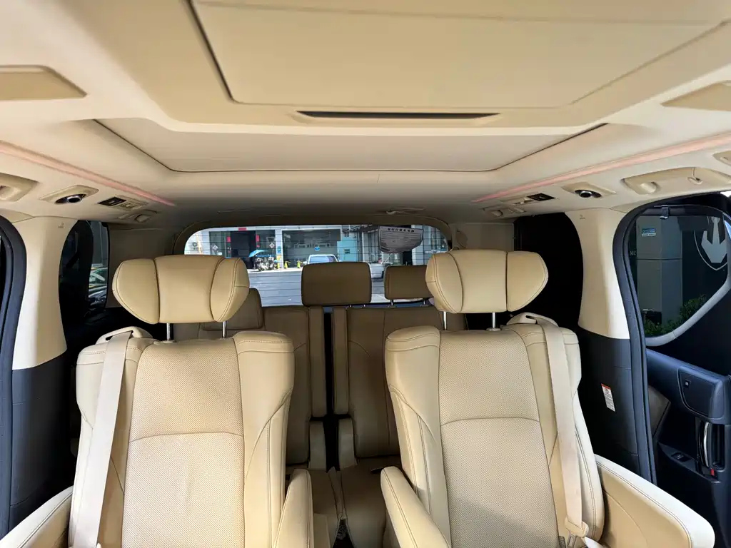TOYOTA ALPHARD 2018