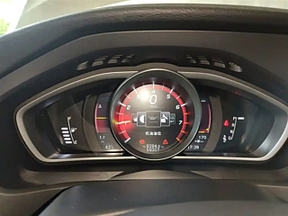 VOLVO V40 2017 YEAR CROSS COUNTRY T3 ELEGANT EDITION 2017