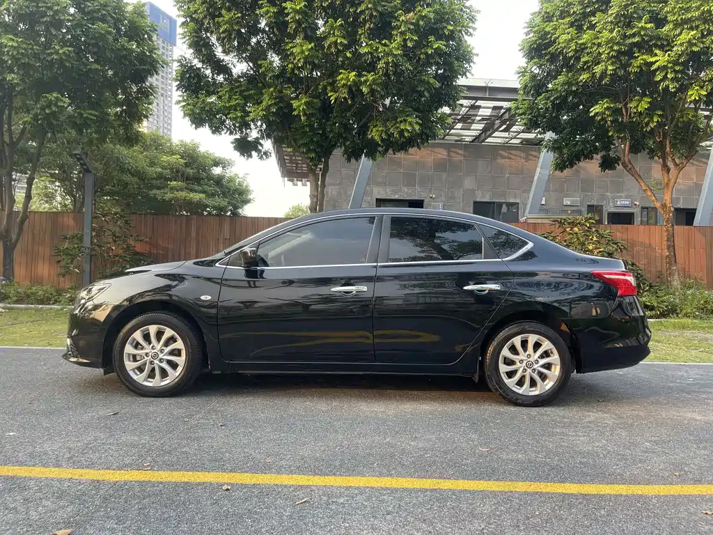 NISSAN SYLPHY 2020