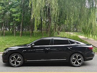 VOLKSWAGEN PASSAT 2023