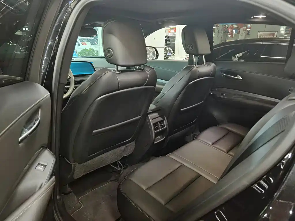 CADILLAC XT4 2024