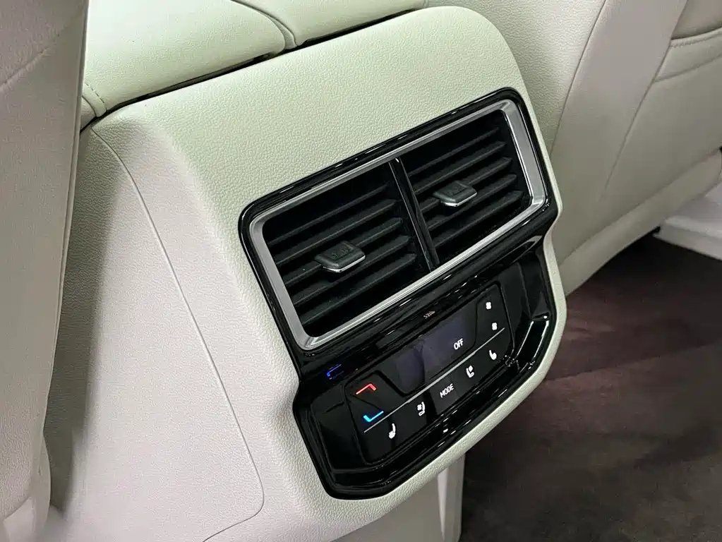 VOLKSWAGEN VILORAN 2023