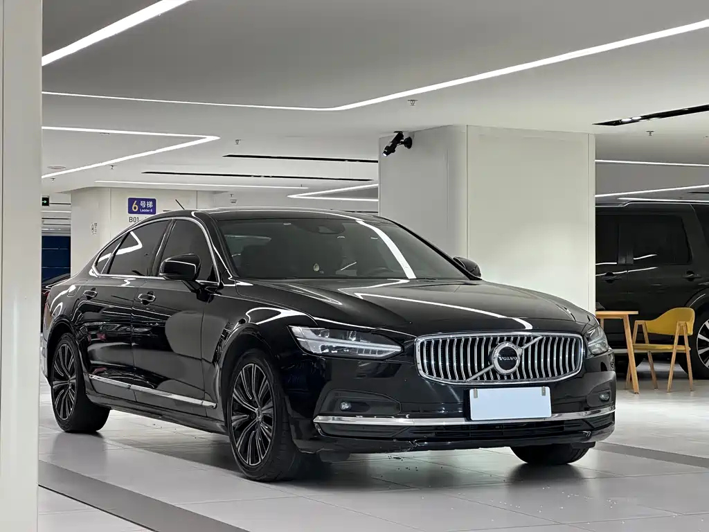 VOLVO S90 2021