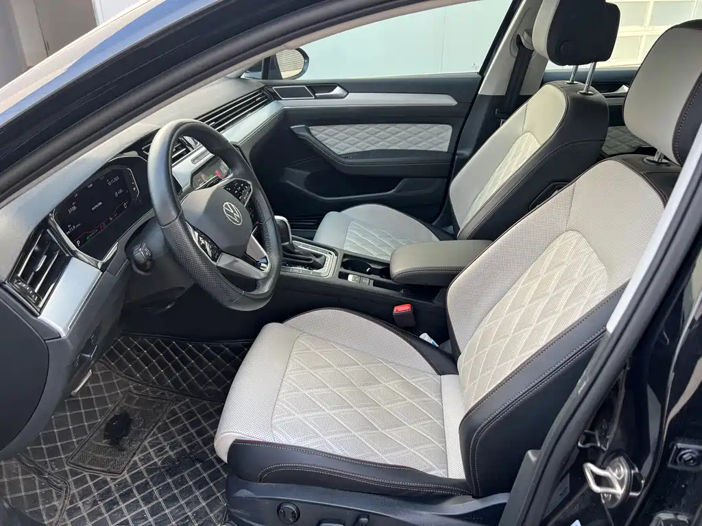 VOLKSWAGEN MAGOTAN 2022