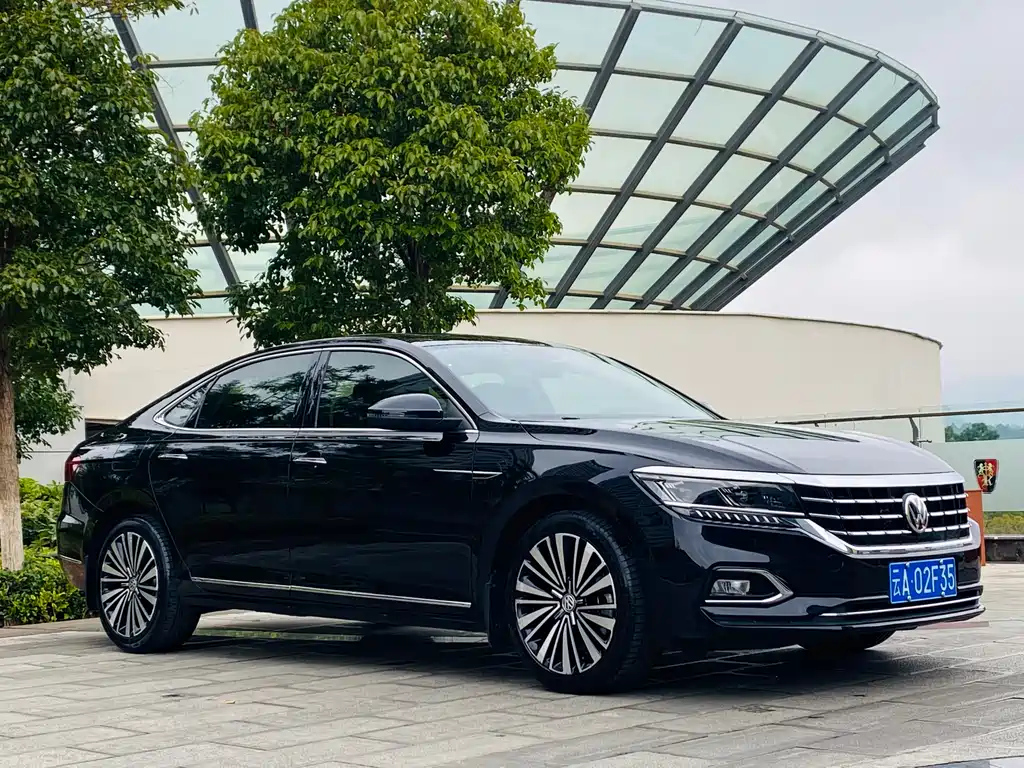 VOLKSWAGEN PASSAT 2020