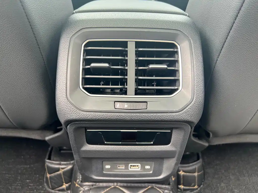 VOLKSWAGEN TIGUAN L 2021