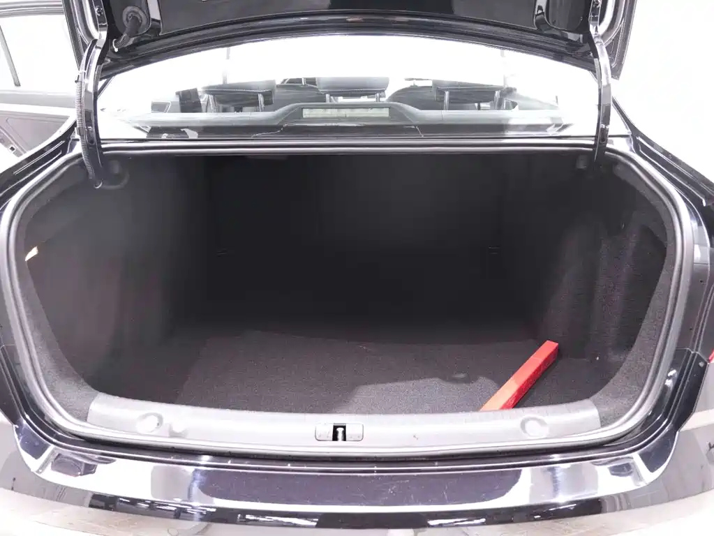 VOLKSWAGEN LAVIDA 2017