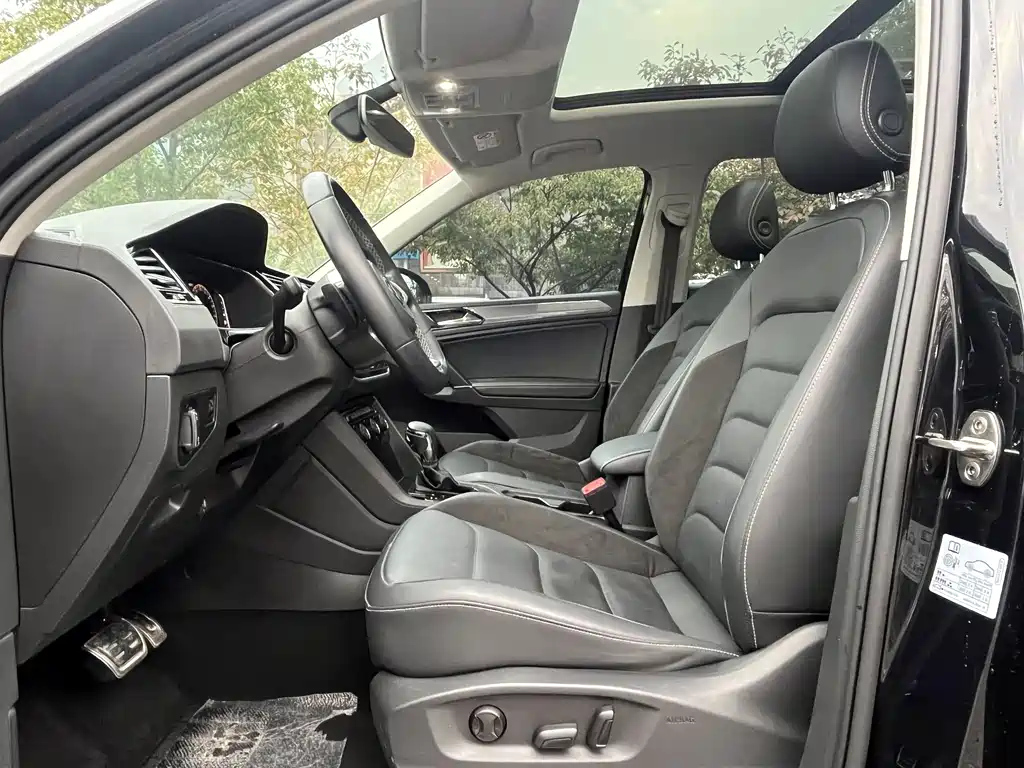 VOLKSWAGEN TIGUAN L 2021