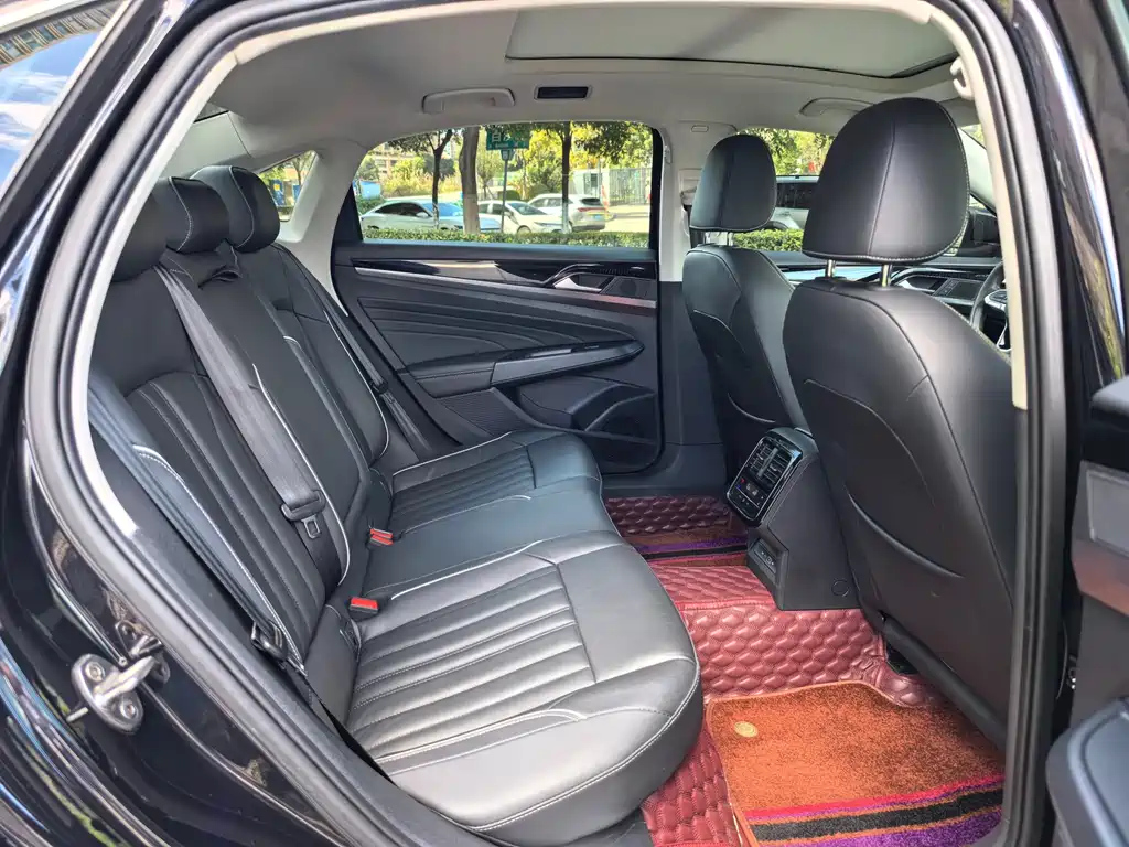 VOLKSWAGEN PASSAT 2021
