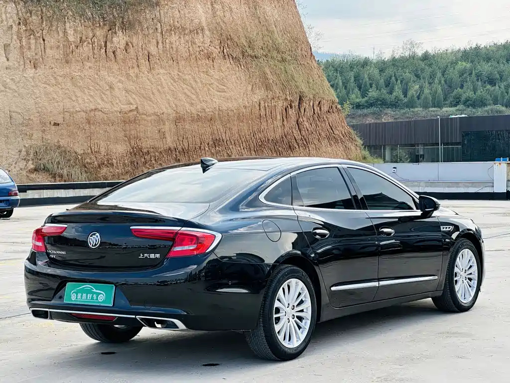 BUICK LACROSSE 2018
