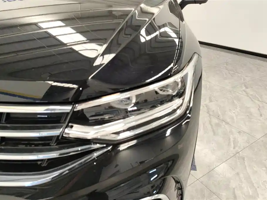 VOLKSWAGEN TIGUAN L 2024