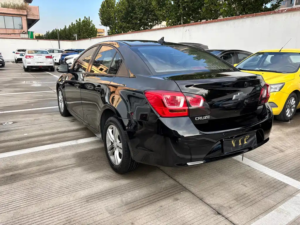 CHEVROLET CRUZE 2015