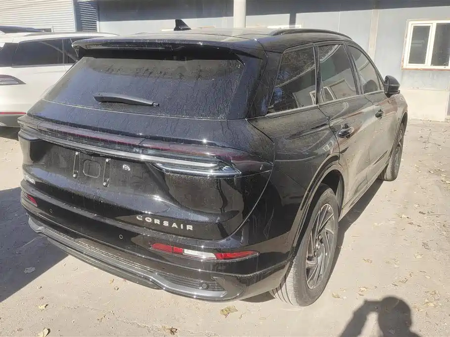 LINCOLN ADVENTURER 2025