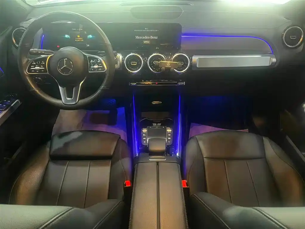 MERCEDES BENZ GLB 2025
