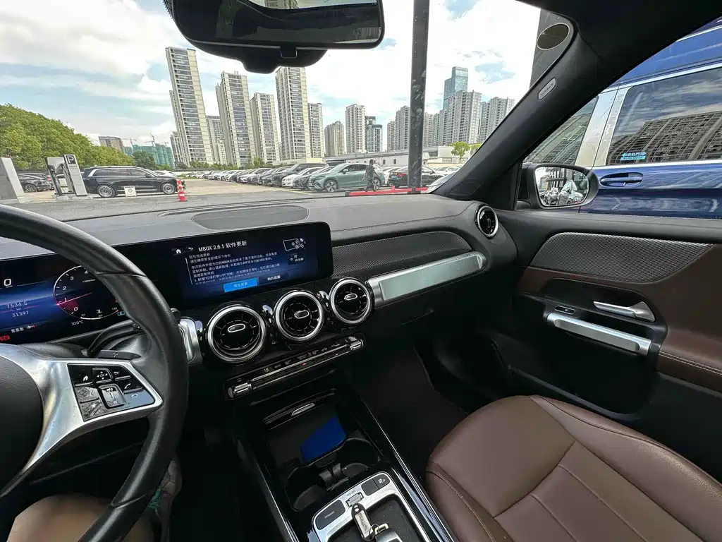 MERCEDES BENZ GLB 2023