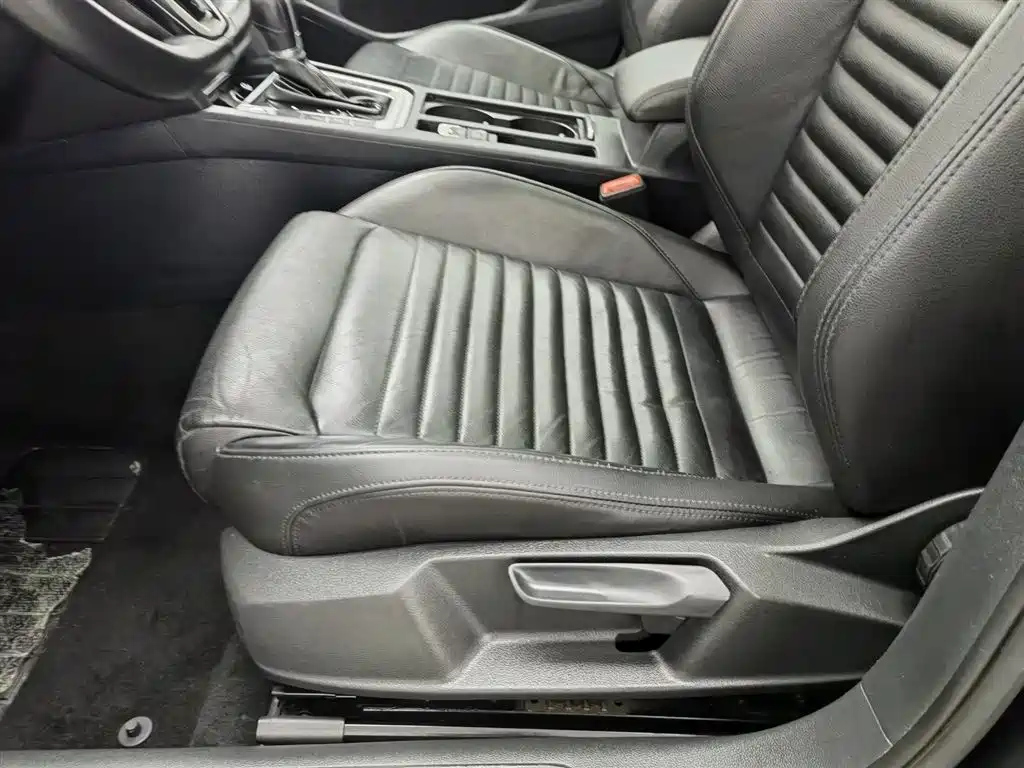 VOLKSWAGEN MAGOTAN 2018