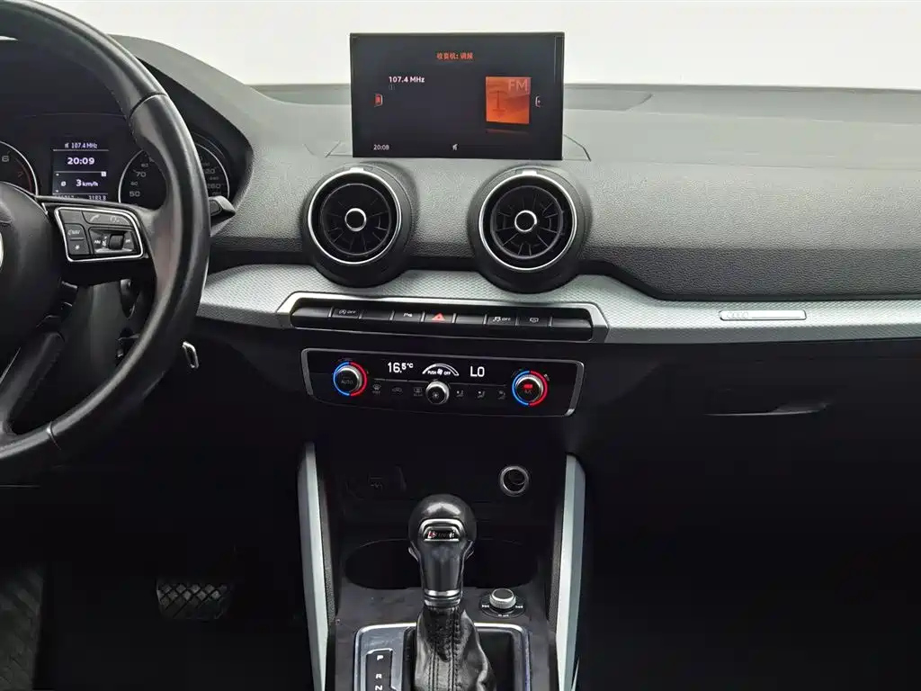 AUDI Q2L 2019
