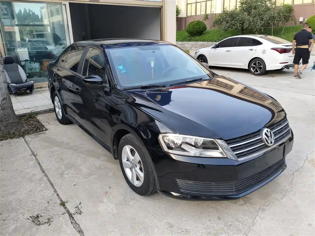 VOLKSWAGEN LAVIDA 2013