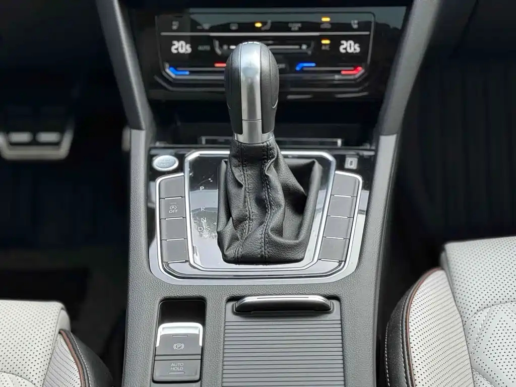 VOLKSWAGEN MAGOTAN 2025