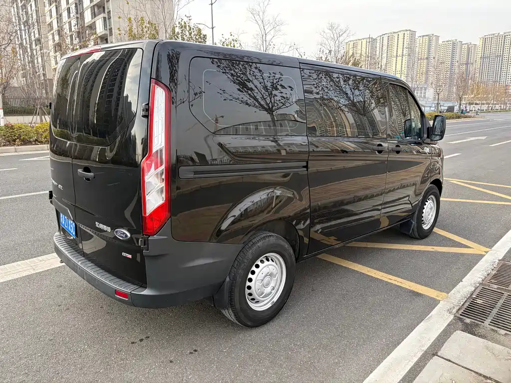 FORD TRANSIT 2022