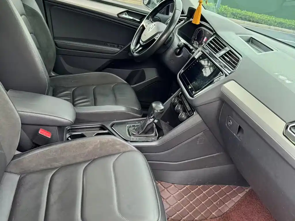 VOLKSWAGEN TIGUAN L 2021