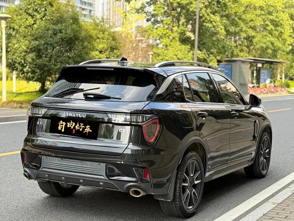 LYNK&CO 01 2021