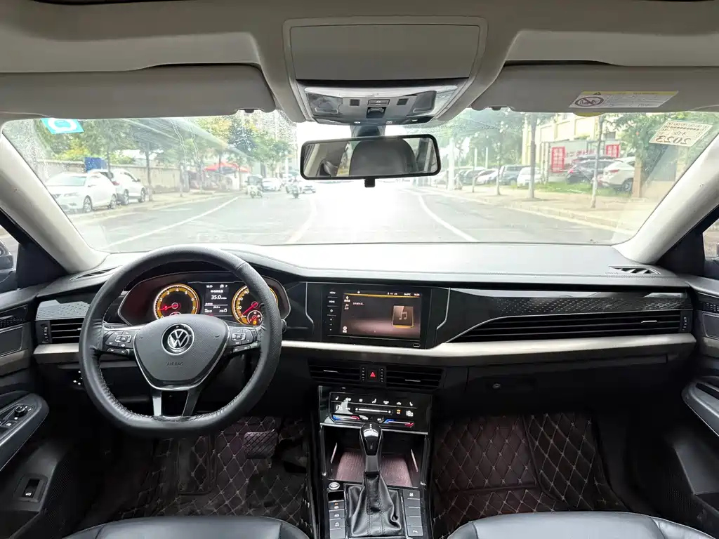 VOLKSWAGEN PASSAT 2021