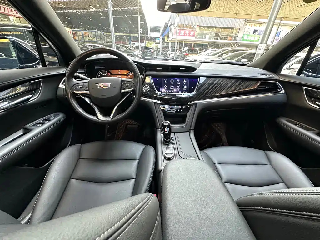 CADILLAC XT6 2022