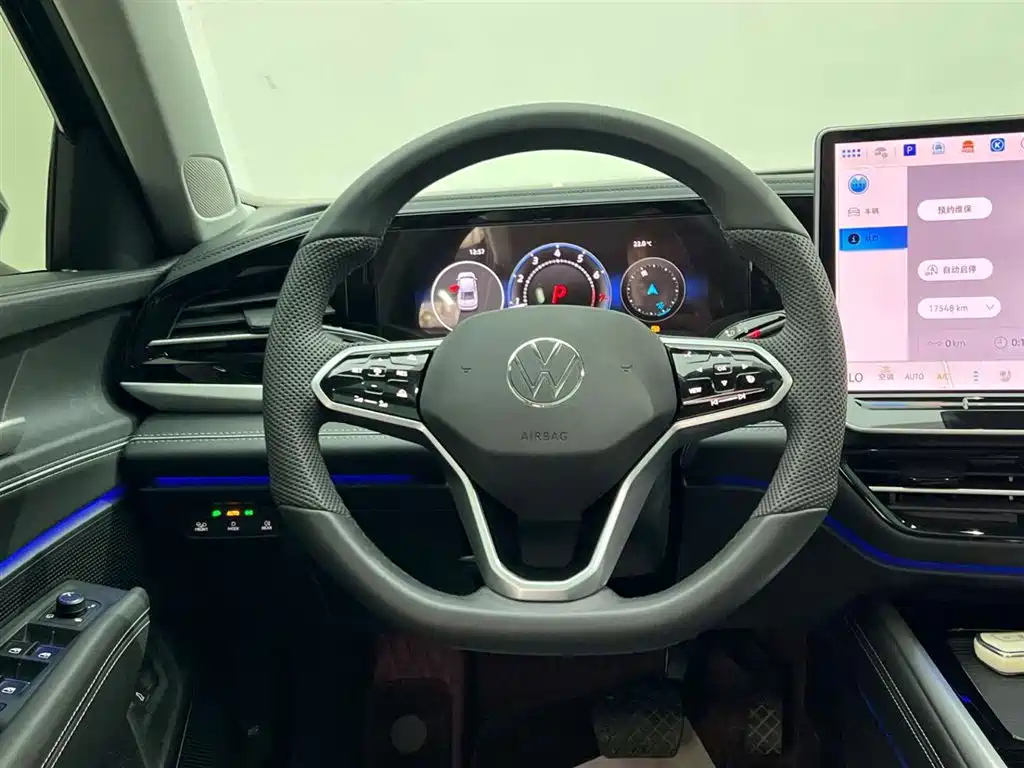 VOLKSWAGEN PASSAT 2025