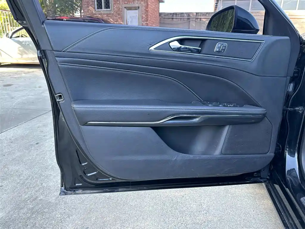 FORD TAURUS 2015