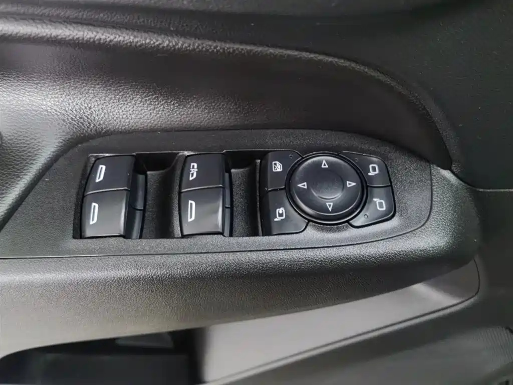 CHEVROLET EXPLORER 2018