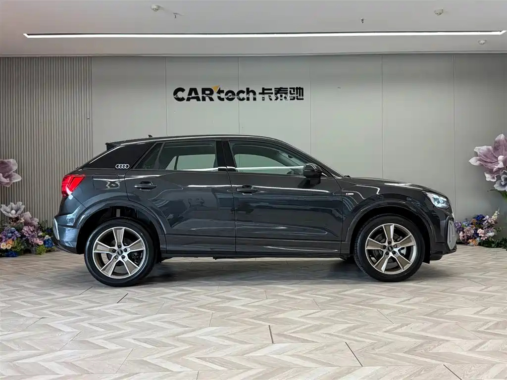 AUDI Q2L 2025