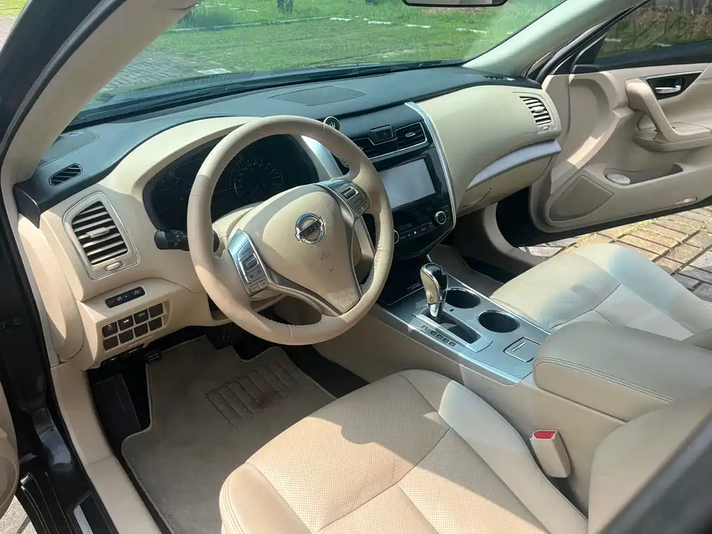 NISSAN TEANA 2017