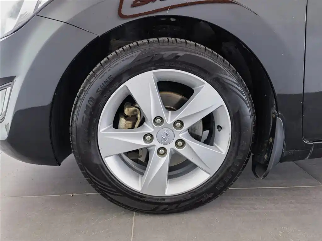 HYUNDAI ELANTRA 2013