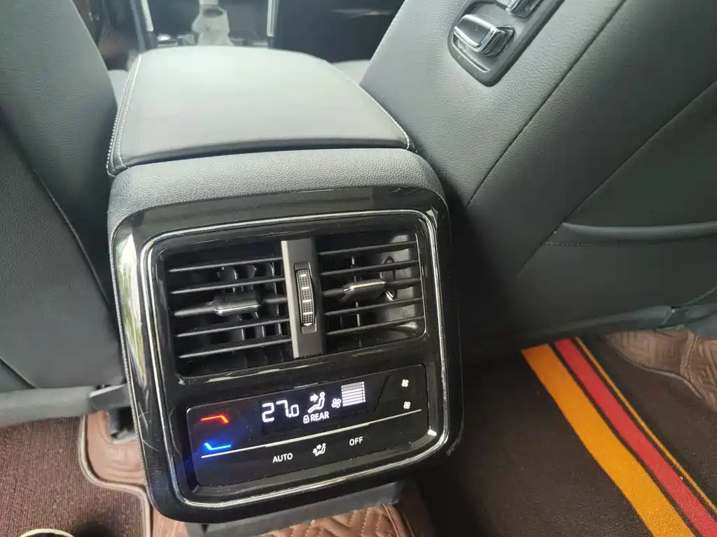VOLKSWAGEN PASSAT 2023