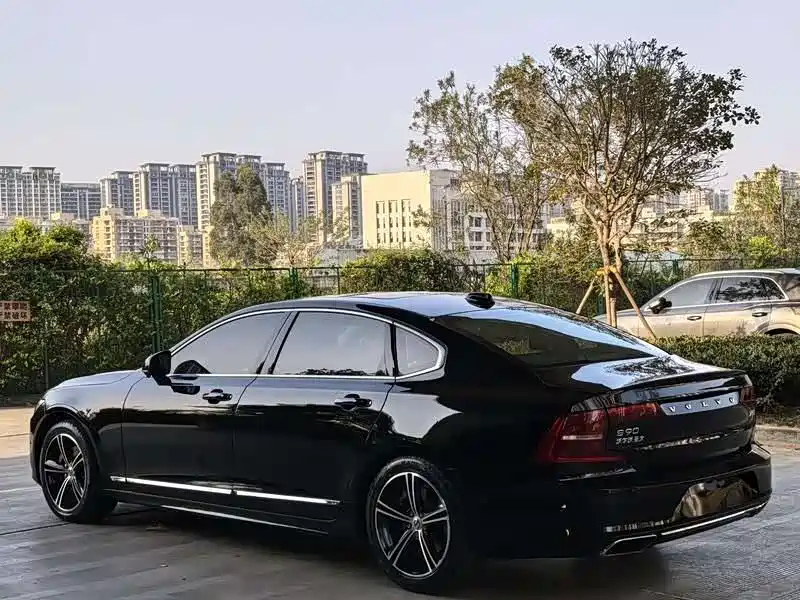 VOLVO S90 2020