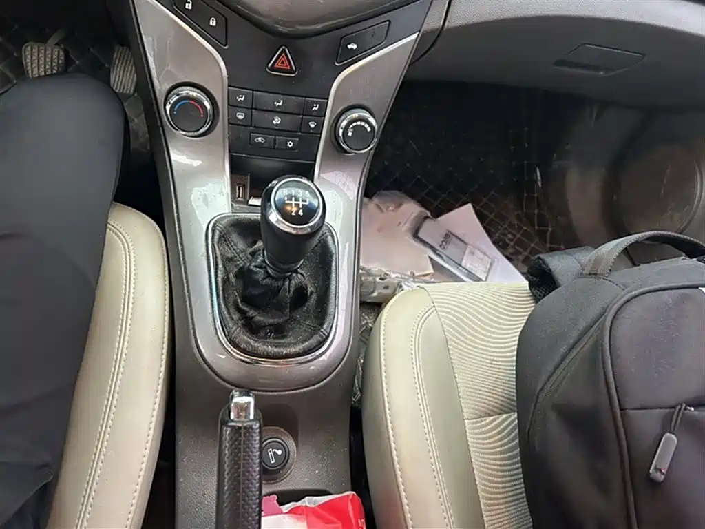 CHEVROLET CRUZE 2015