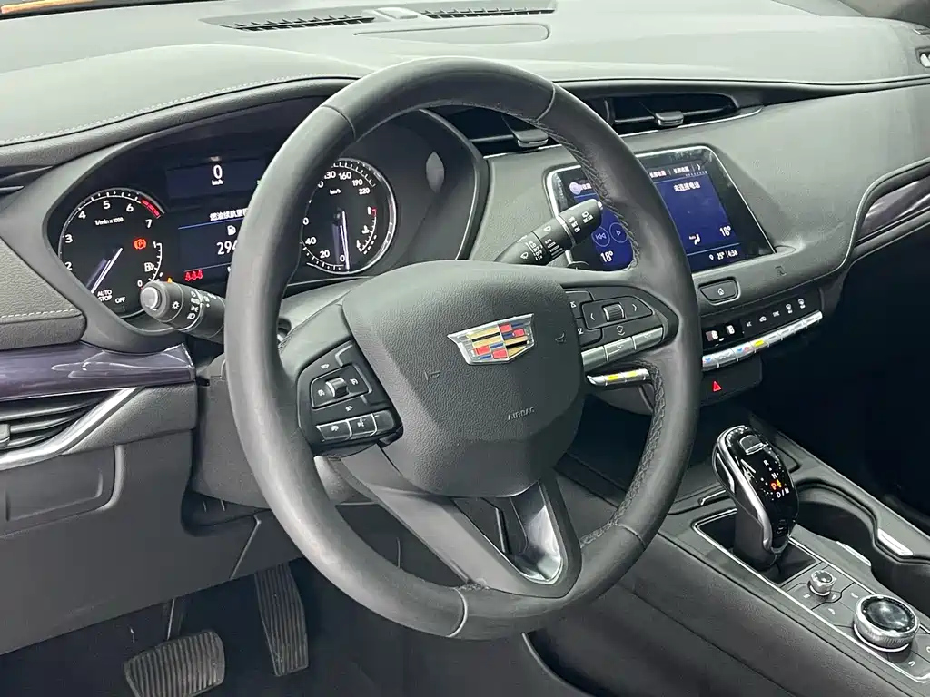 CADILLAC XT4 2021