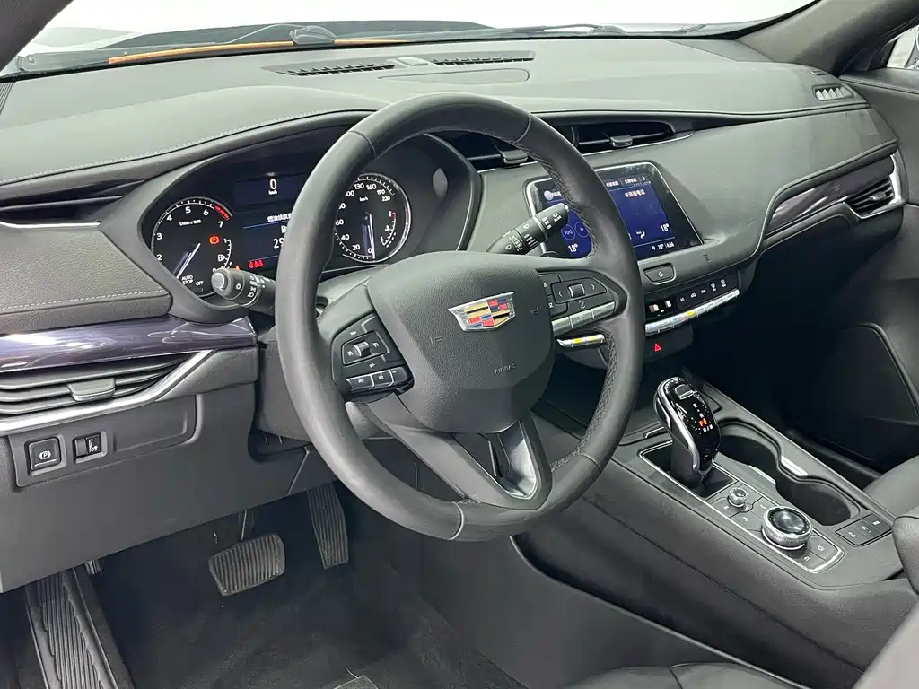 CADILLAC XT4 2021