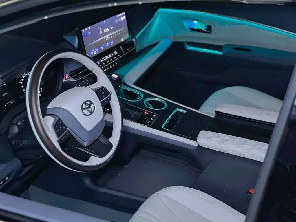 TOYOTA SIENNA SIENNA 2024