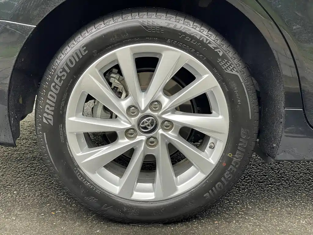 TOYOTA CAMRY 2023