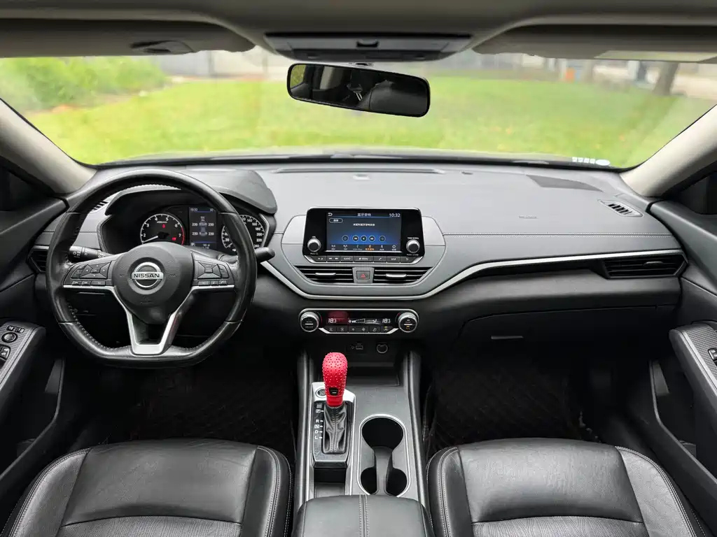NISSAN TEANA 2019