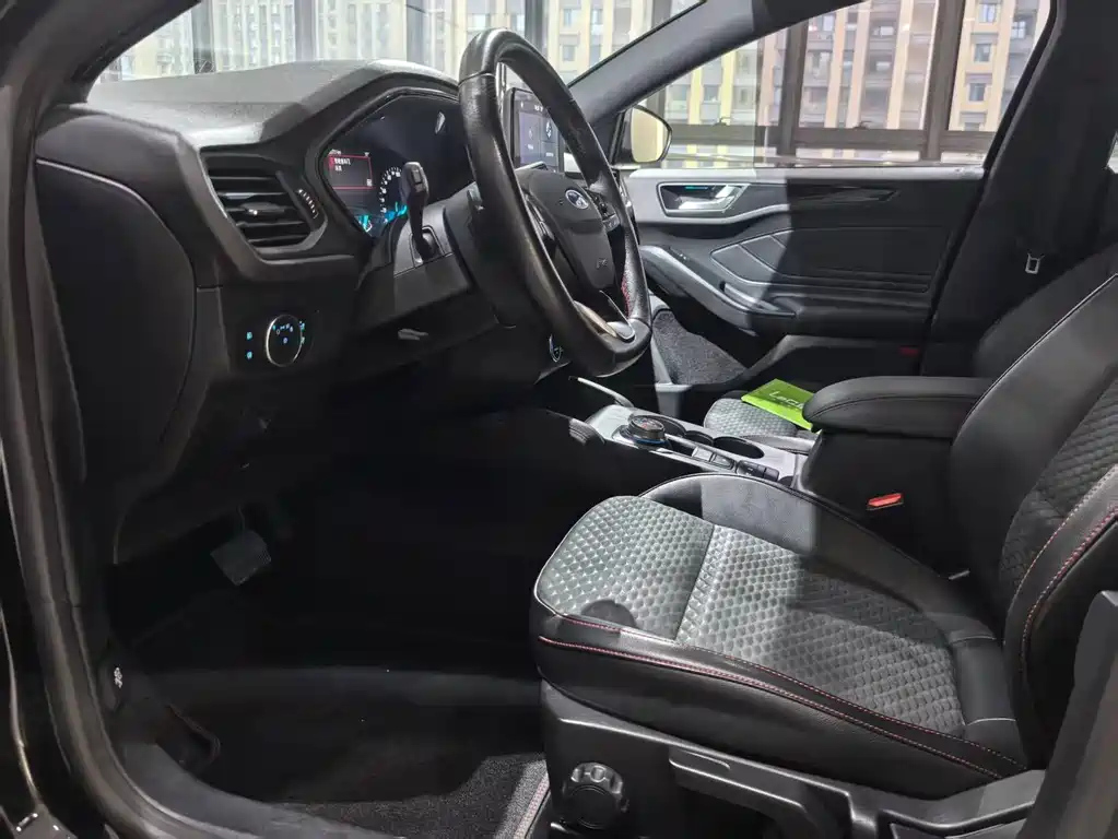 FORD FOCUS 2019