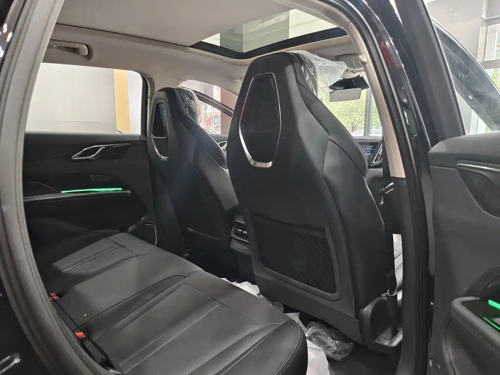 HONGQI HS3 PHEV 2025